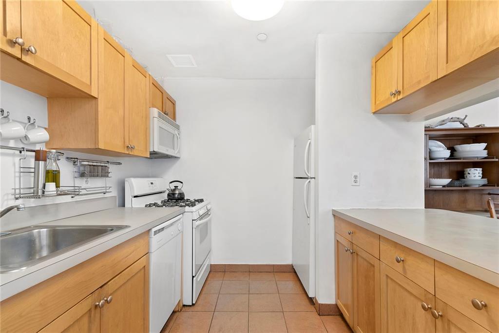 231 148th Street - Photo 1