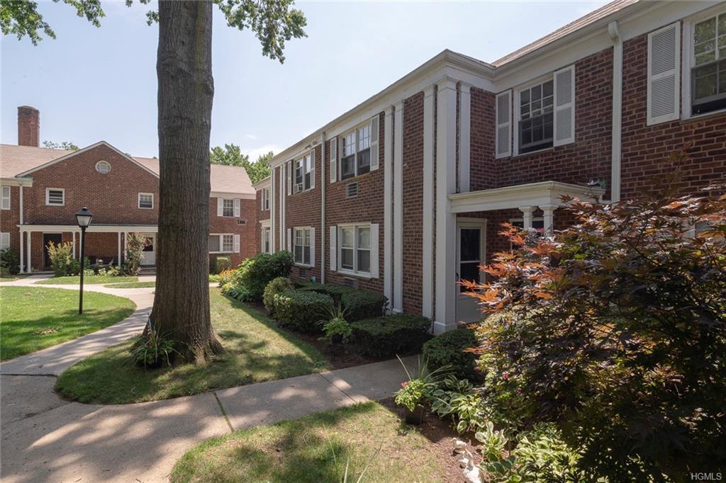 95 Lawrence Park Crescent - Photo 1