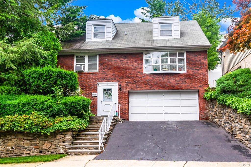9 Laurel Place - Photo 1