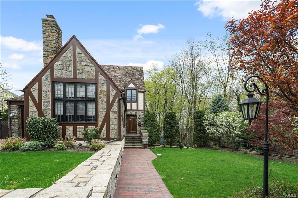 2 Elm Place - Photo 1