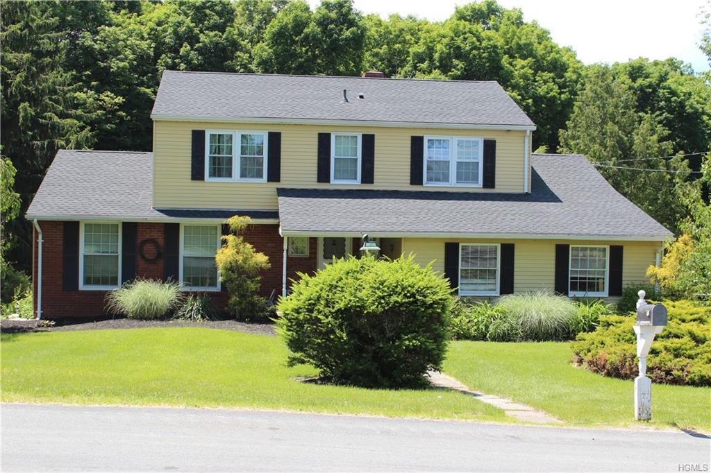 17 Hickory Drive - Photo 1