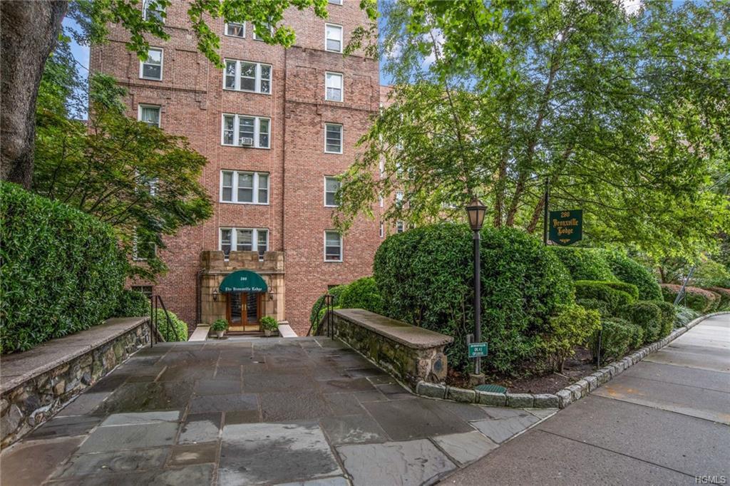 280 Bronxville Road - Photo 1 280 Bronxville Road - Photo 1