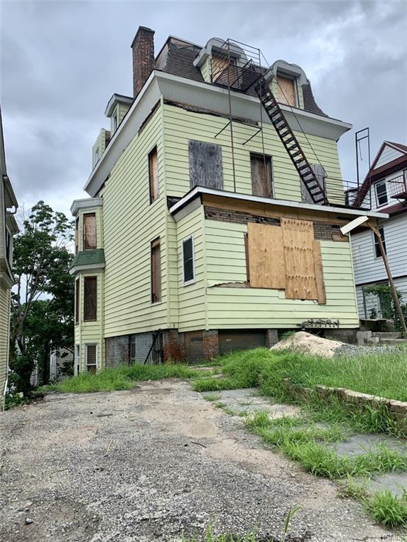 355 Warburton Avenue - Photo 1