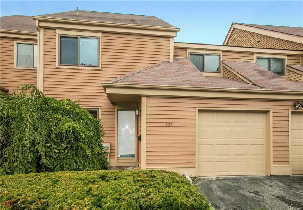 235 Treetop Crescent - Photo 1
