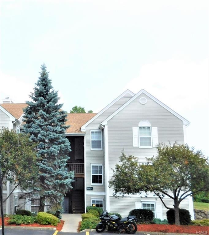 1034 Washington Green - Photo 1