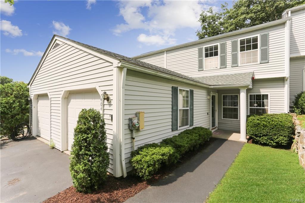 404 Watch Hill Drive - Photo 1