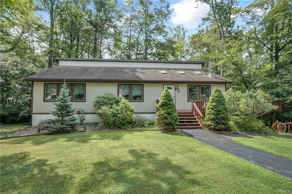 12 Middlesex Lane - Photo 1