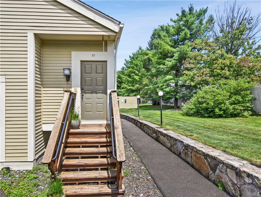 57 Fox Run - Photo 1