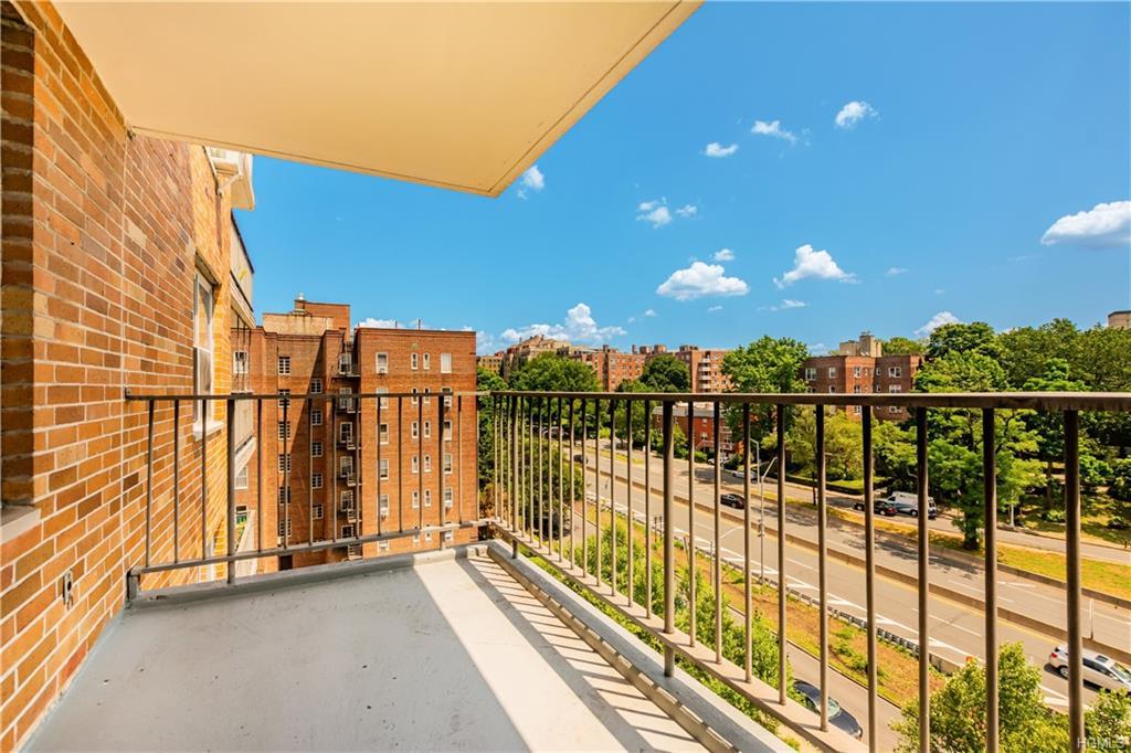 2601 Henry Hudson Parkway - Photo 1