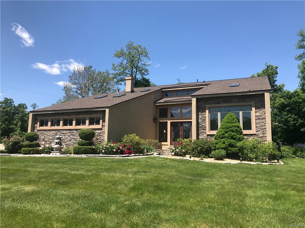 92 Susan Drive - Photo 1