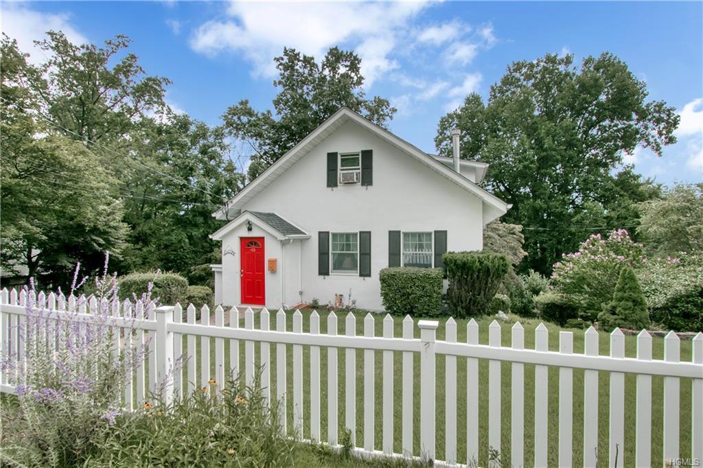 403 Tompkins Avenue - Photo 1