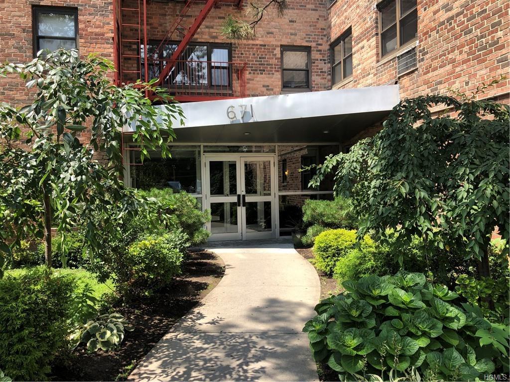 671 Bronx River Road - Photo 1