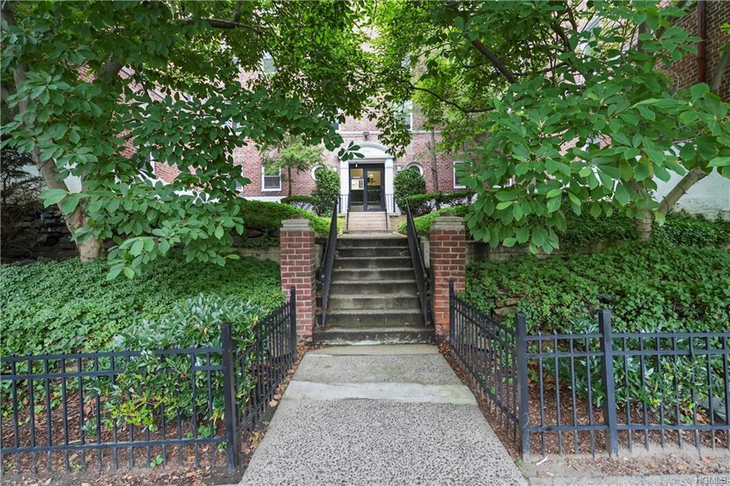 801 Bronx River Road - Photo 1