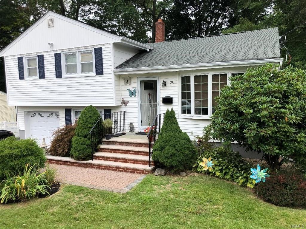 30 Maplewood Boulevard - Photo 1