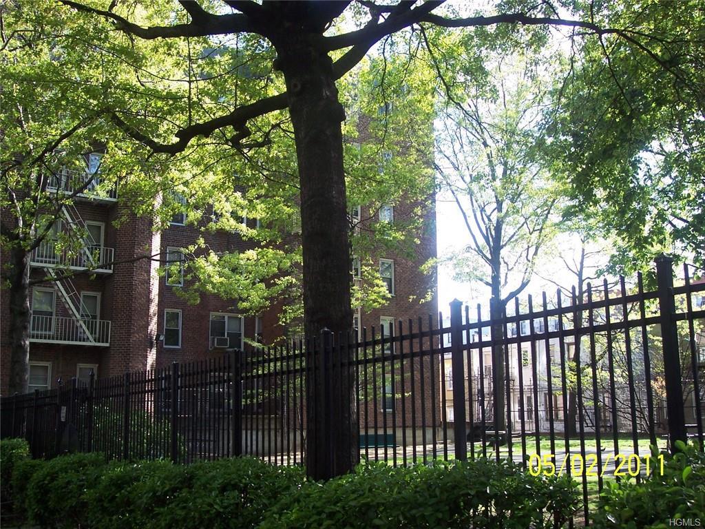 1425 Thieriot Avenue - Photo 1