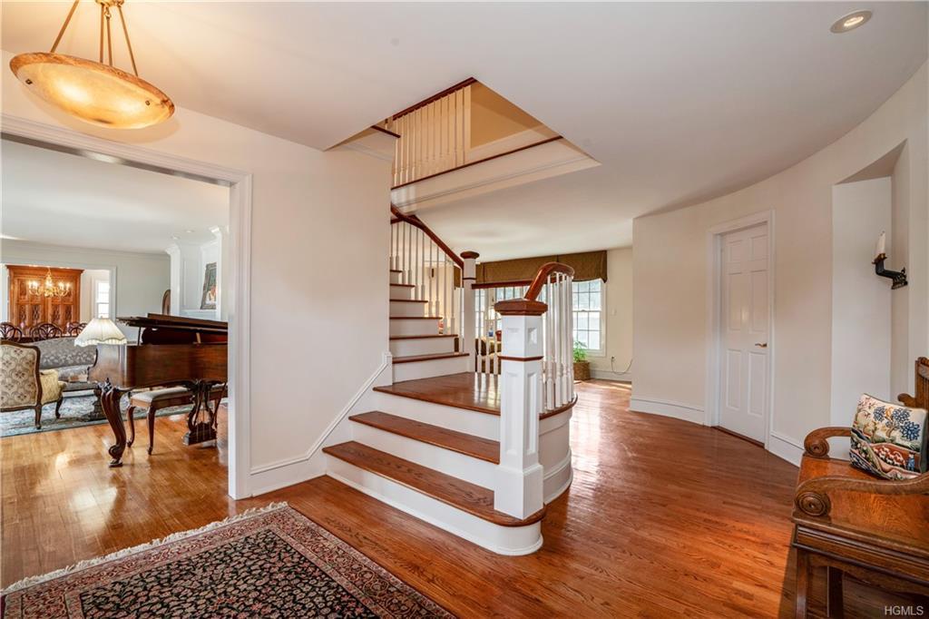 8 Lyons Place - Photo 1