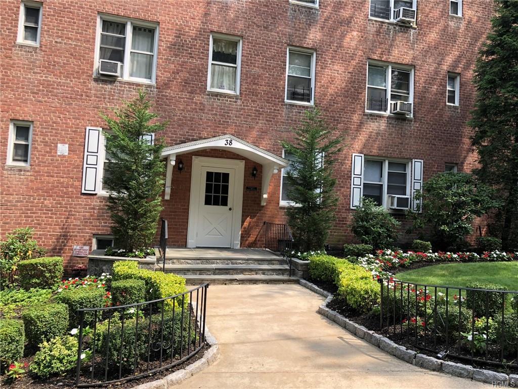 38 Laurel Place - Photo 1