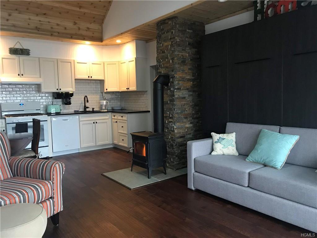 7 Riverside Avenue - Photo 1