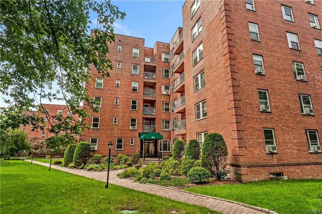 565 Broadway - Photo 1