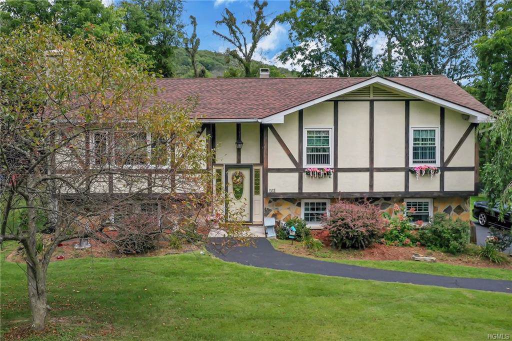 561 Milton Turnpike - Photo 1