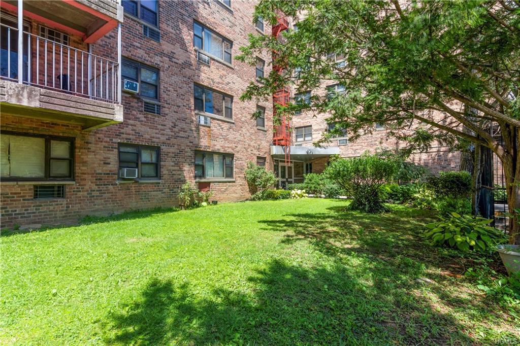 671 Bronx River Road - Photo 1