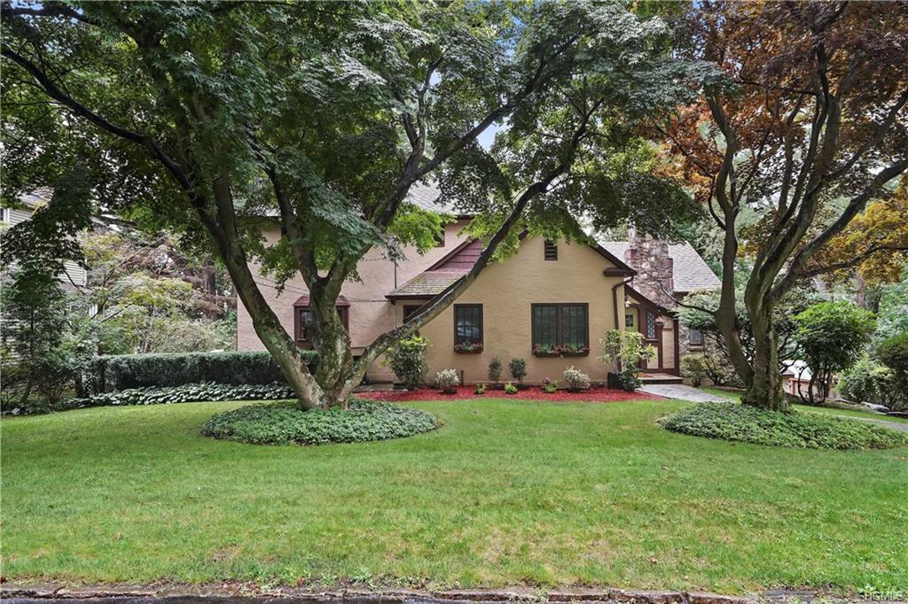100 Woodlands Avenue - Photo 1