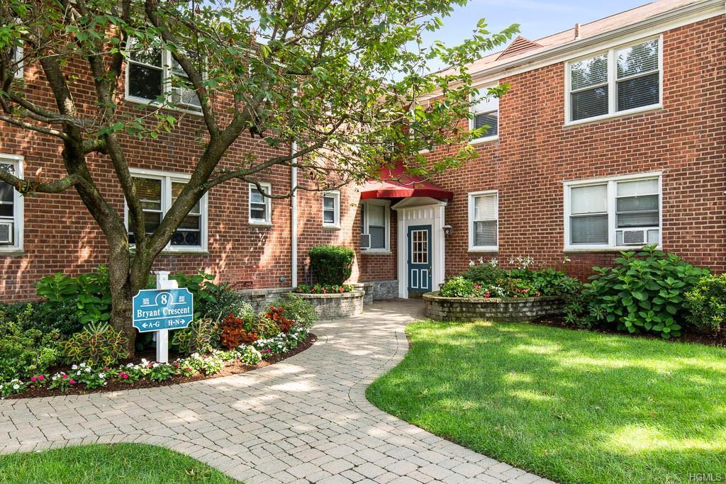8 Bryant Crescent - Photo 1