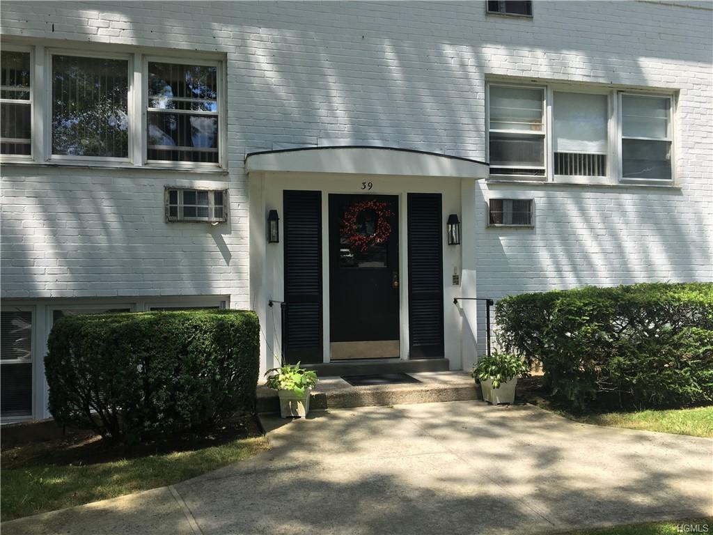 39 Avon Circle - Photo 1