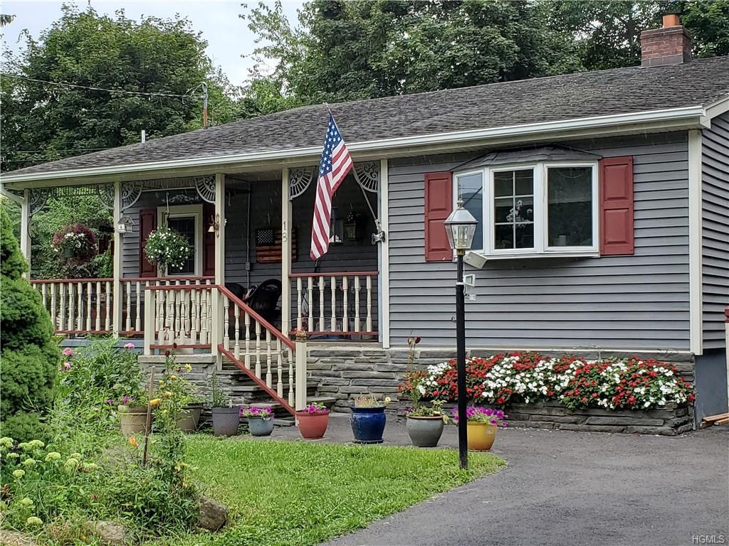 18 Kaplan Way - Photo 1