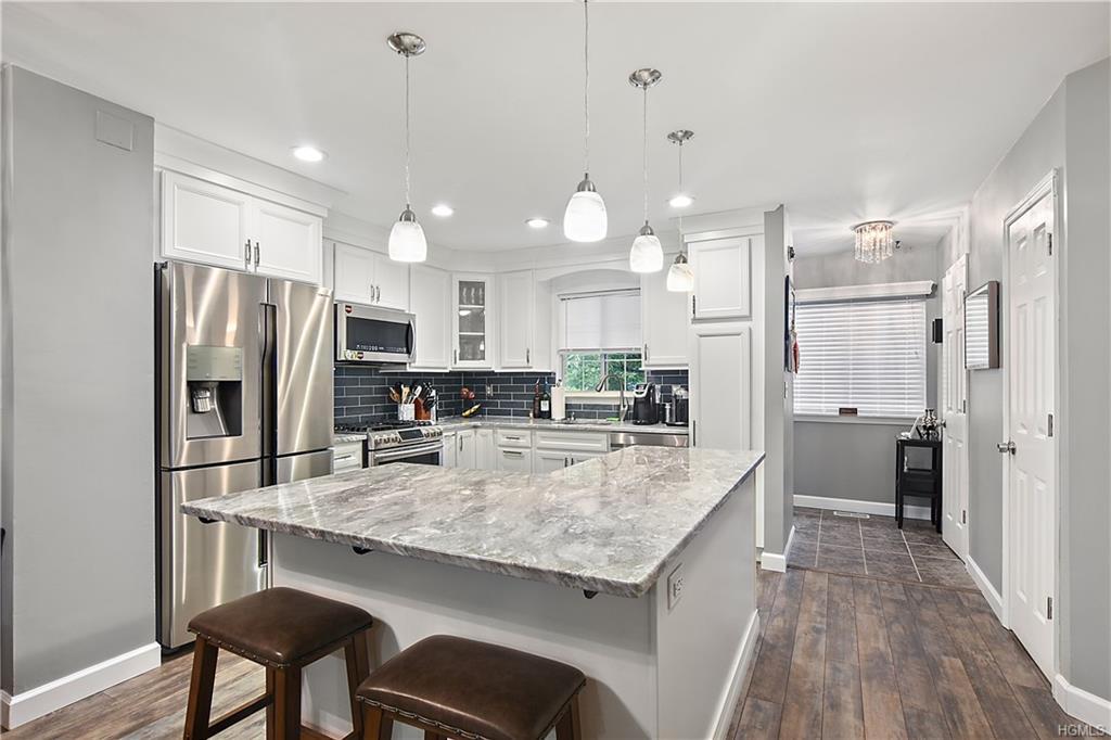 502 Essex Court - Photo 1