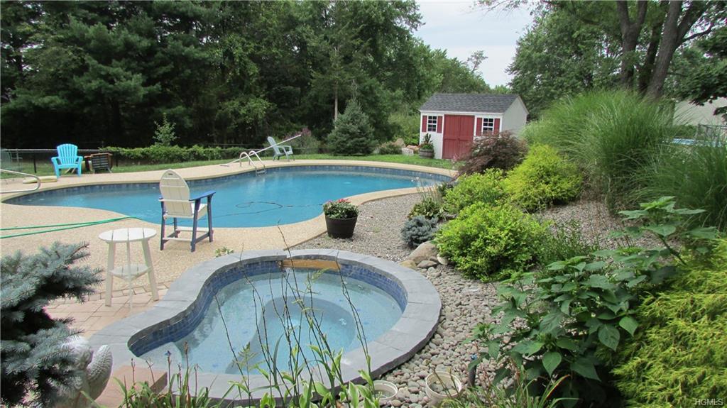 6 Moulton Circle - Photo 1