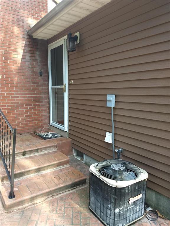 117 Foxwood Drive - Photo 1