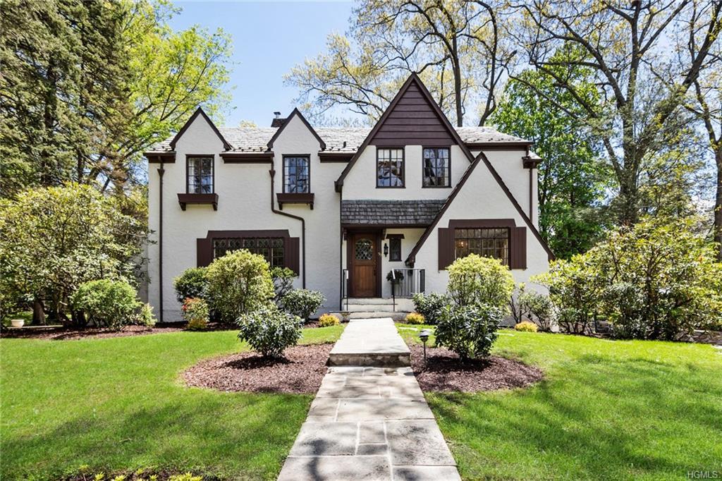 99 Victory Boulevard - Photo 1