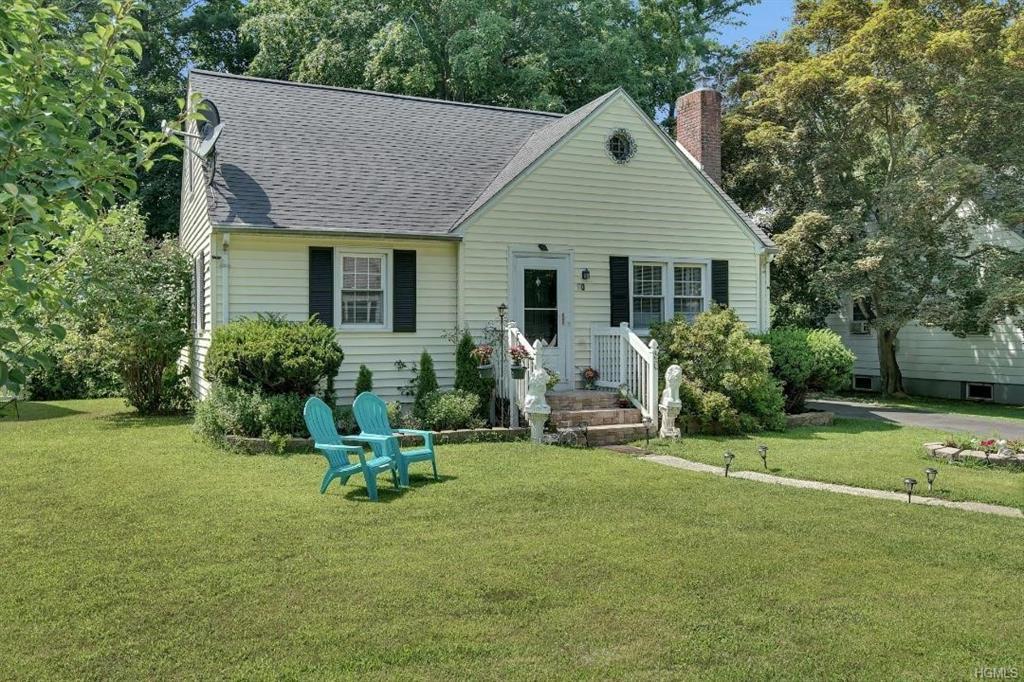 60 Oakwood Boulevard - Photo 1