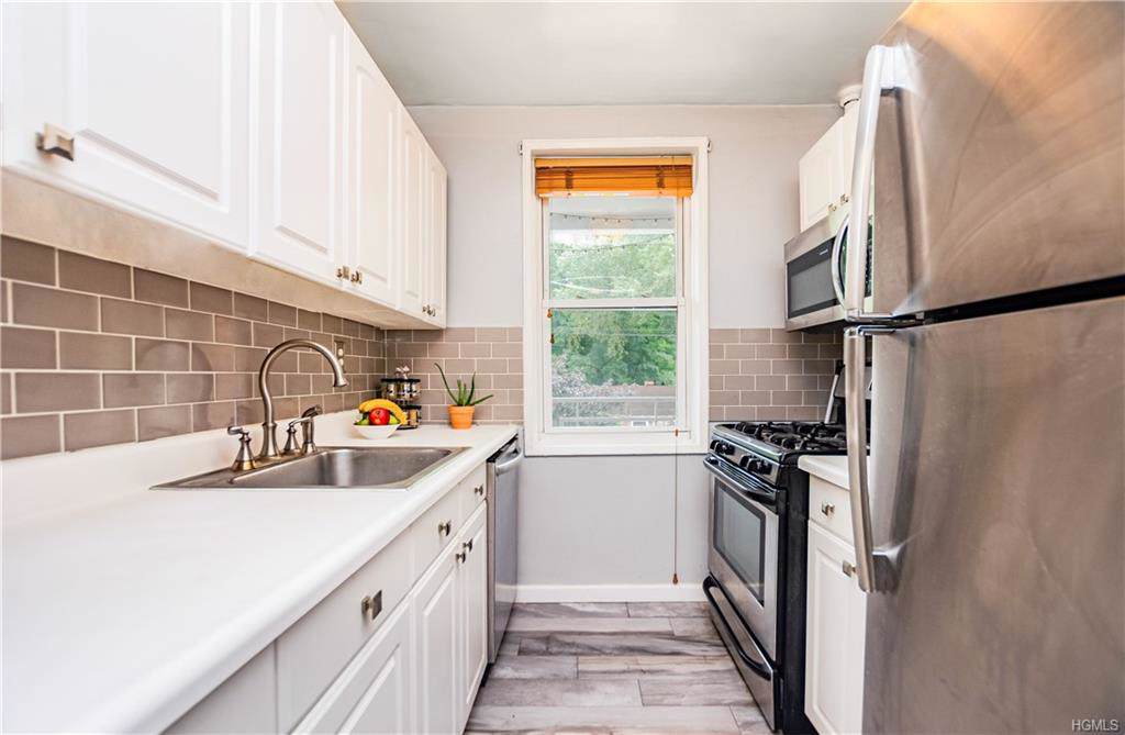 679 Warburton - Photo 1
