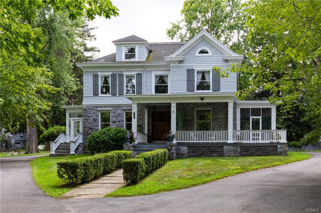 115 Hooker Avenue - Photo 1