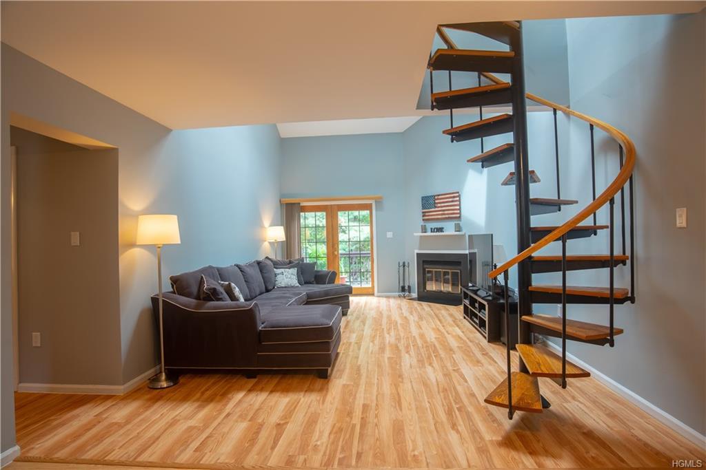 11 Nicole Circle - Photo 1