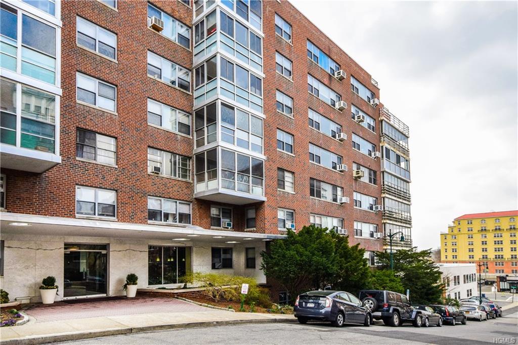 2 Washington Square - Photo 1