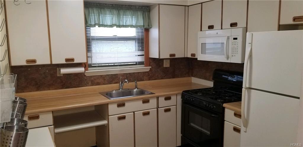 56 Sneden Place - Photo 1