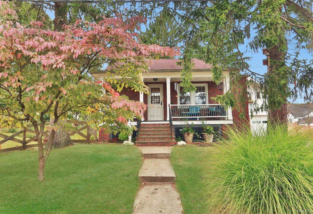 404 Maple Avenue - Photo 1