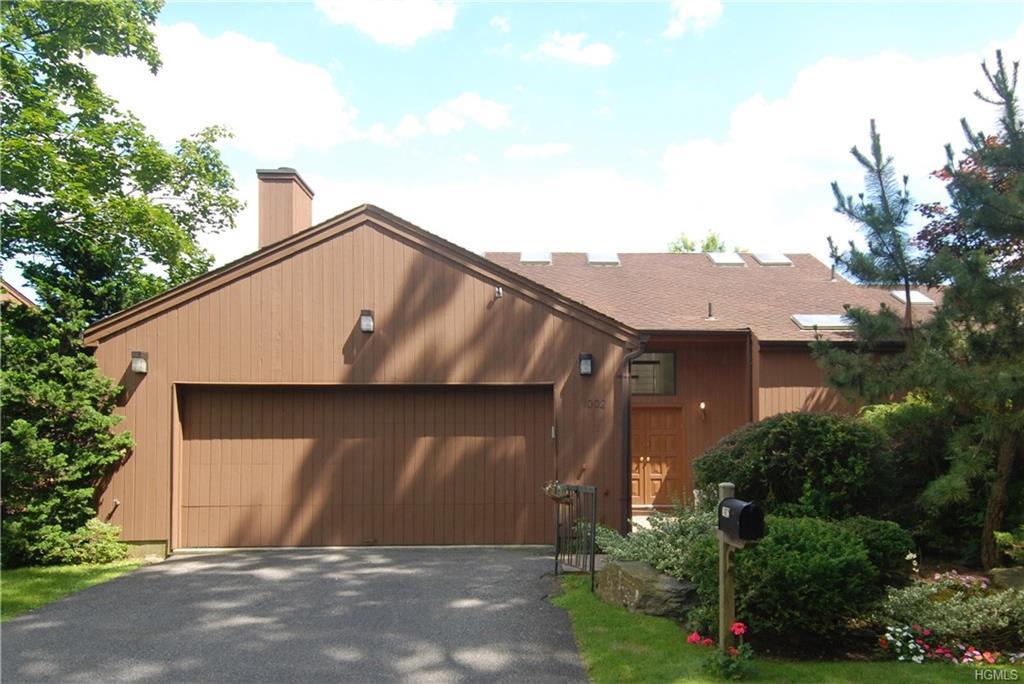 1002 Fairway Green - Photo 1