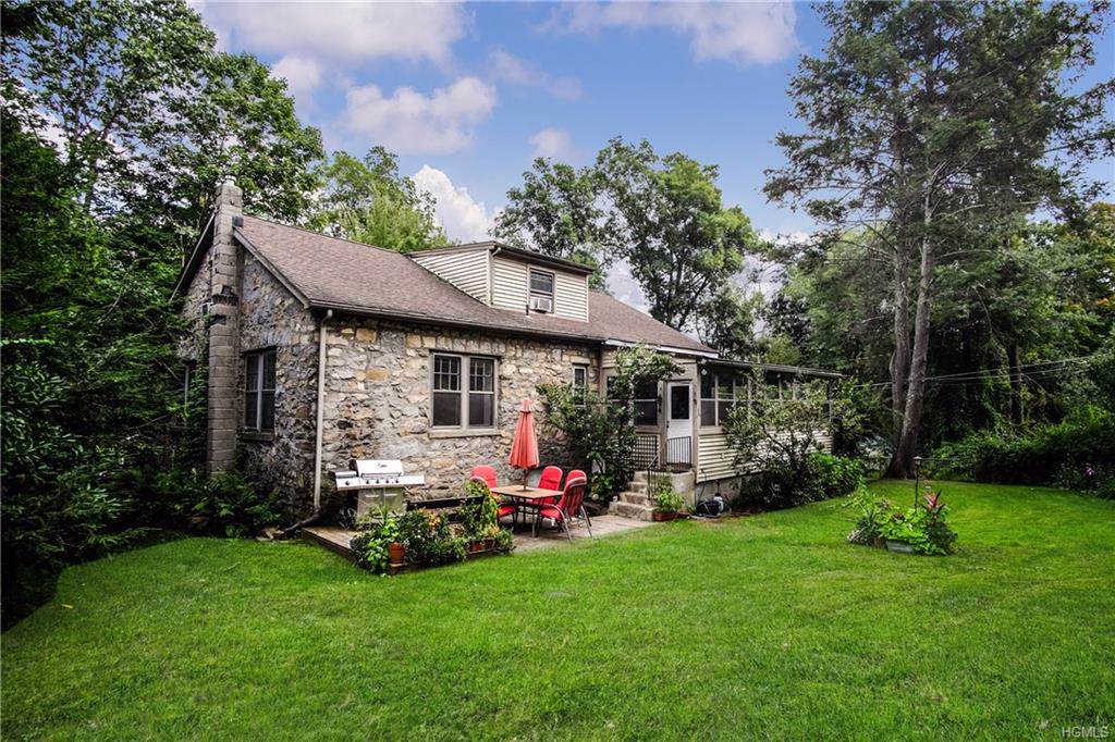 19 Lacona Drive - Photo 1