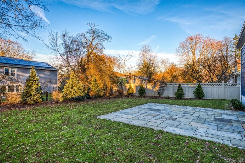 25 Hutchinson Boulevard - Photo 1