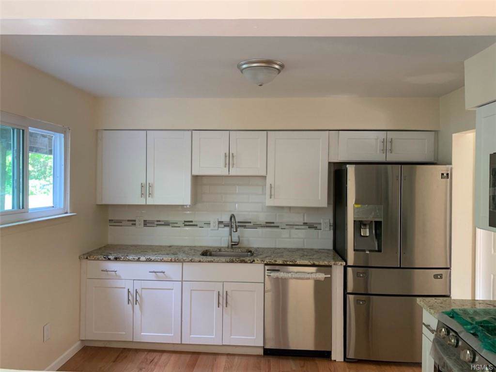 8 Sandburg Court - Photo 1