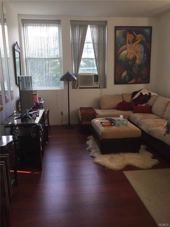 100 Clarewood Drive - Photo 1