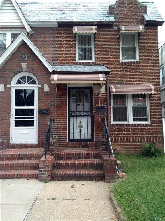 89-19 Vanderveer Street - Photo 1