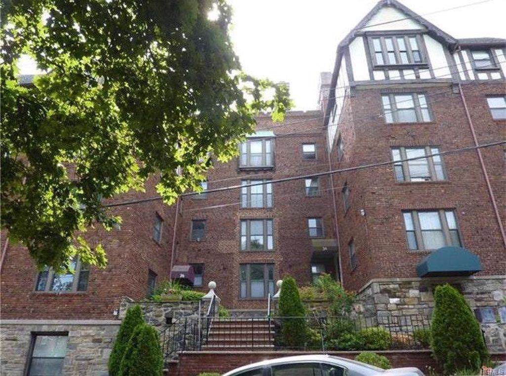 34 Westview Avenue - Photo 1
