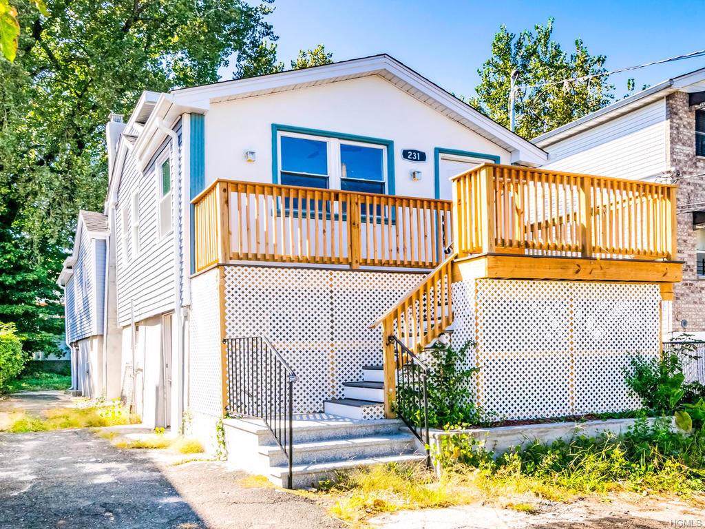 231 Betts Avenue - Photo 1