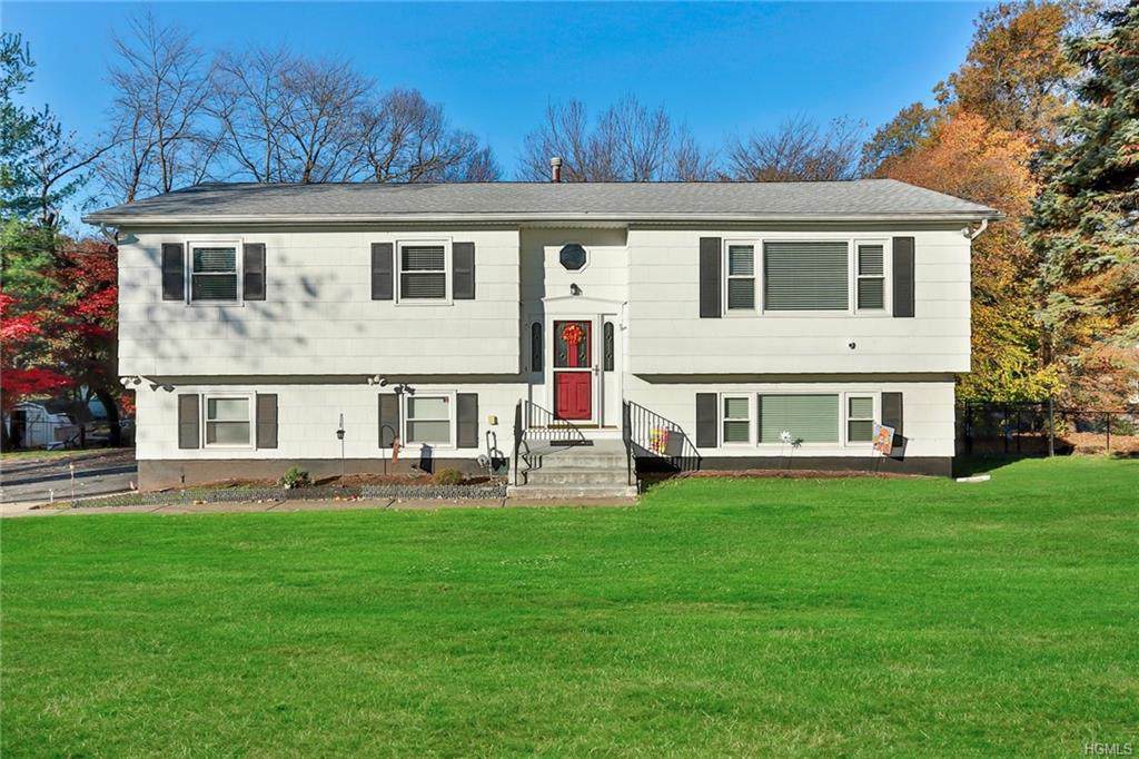 8 Preakness Lane - Photo 1