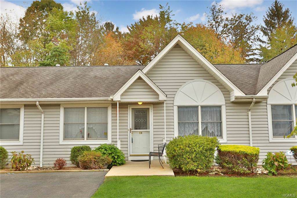14 Windsor Circle - Photo 1